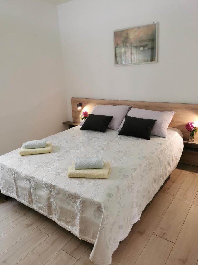 Apartments Darinka 波雷奇 外观 照片