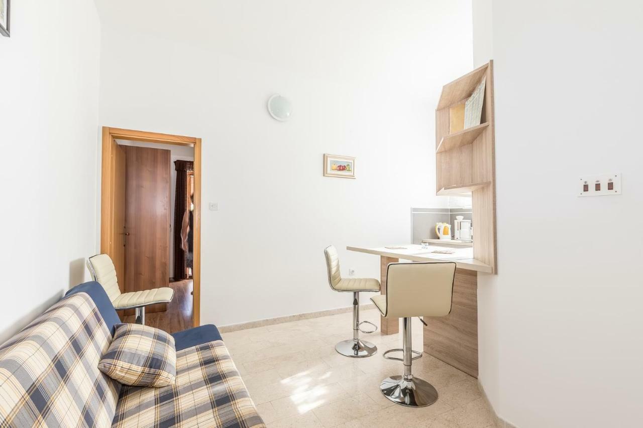 Apartments Darinka 波雷奇 外观 照片